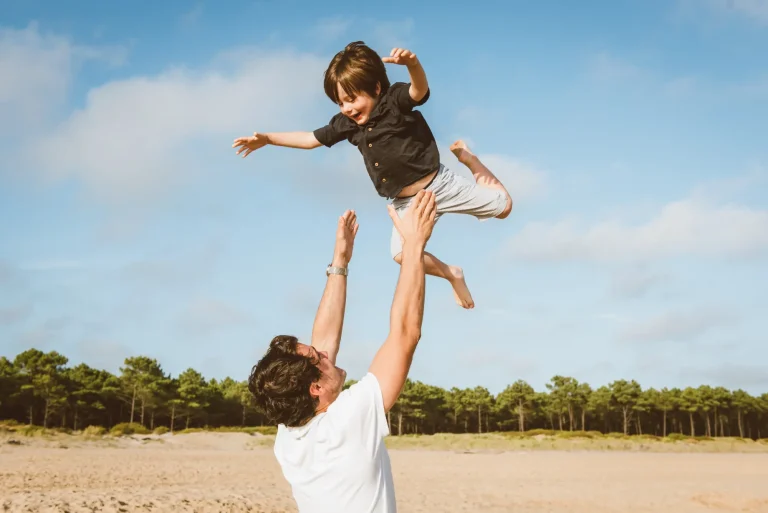 photo famille pere fils plage laplamyre