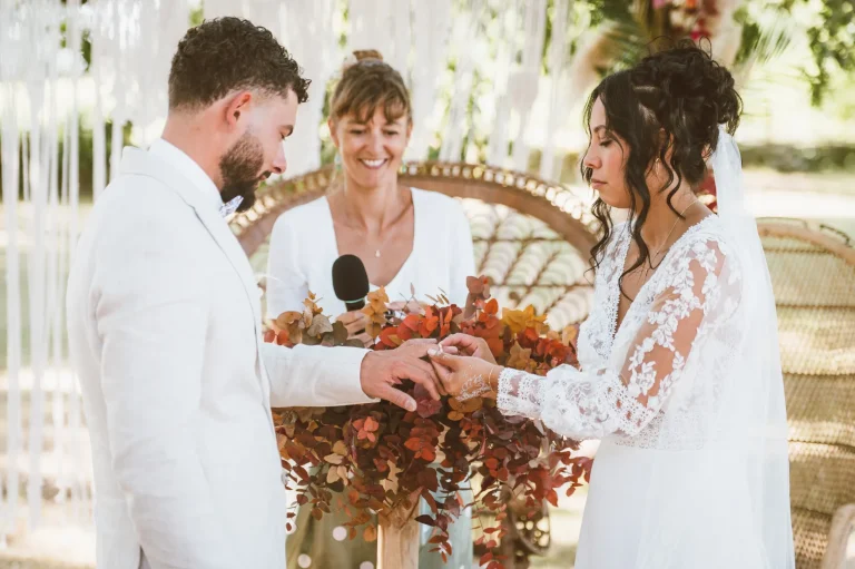 photo mariage ceremonie laique echange alliances logis grosse pierre royan charente maritime